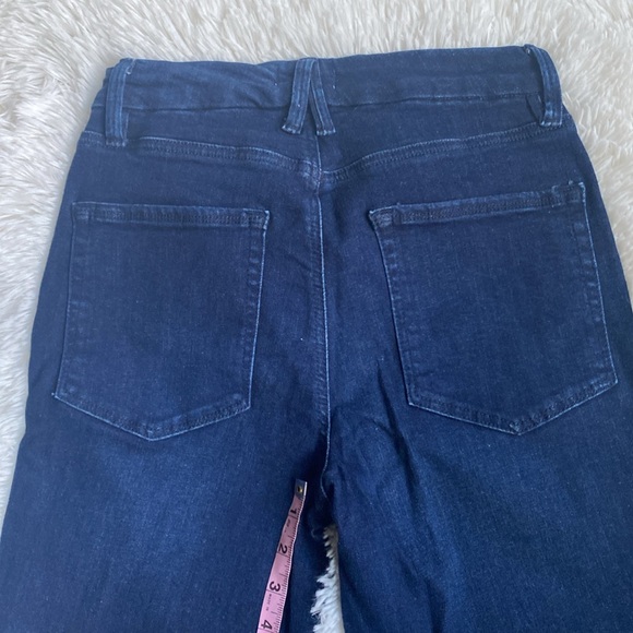 Good American flare jeans. Size 29/8 dark indigo blue. - Picture 7 of 7
